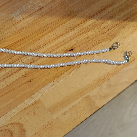 PEARL FACE MASK HOLDER - Picture 6 of 6